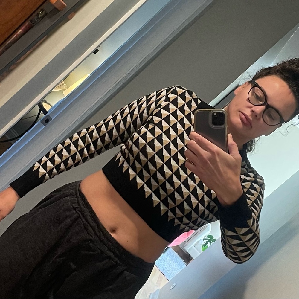 Geometric Patterned Crew Neck Sweater - Picture 3 of 3